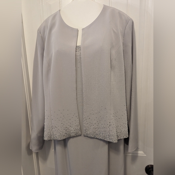 Silver beaded  2 piece lightweight dress set Size 18 - Picture 5 of 17